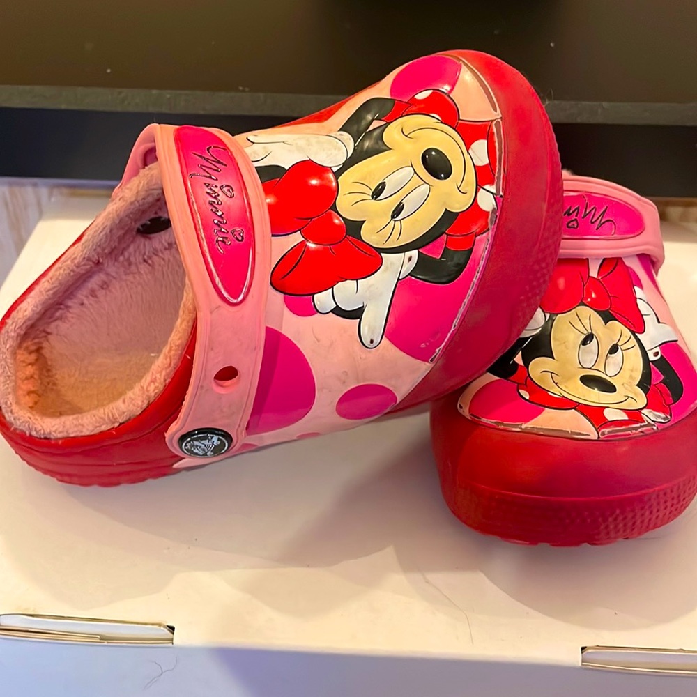 Girls Minnie Mouse crocs